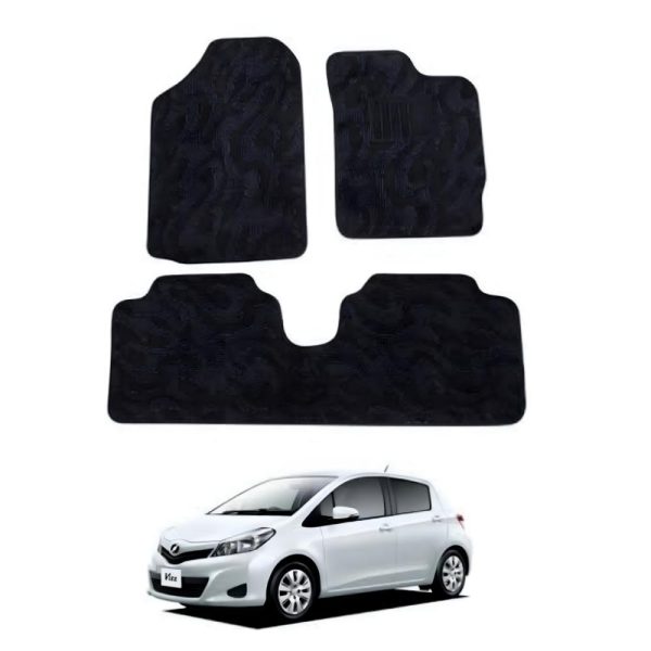 Black floor matt in carpet for toyota vitz