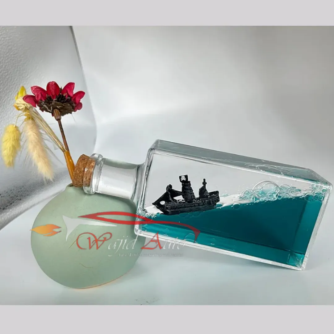 Black Cruise fluid ship in bottle new style